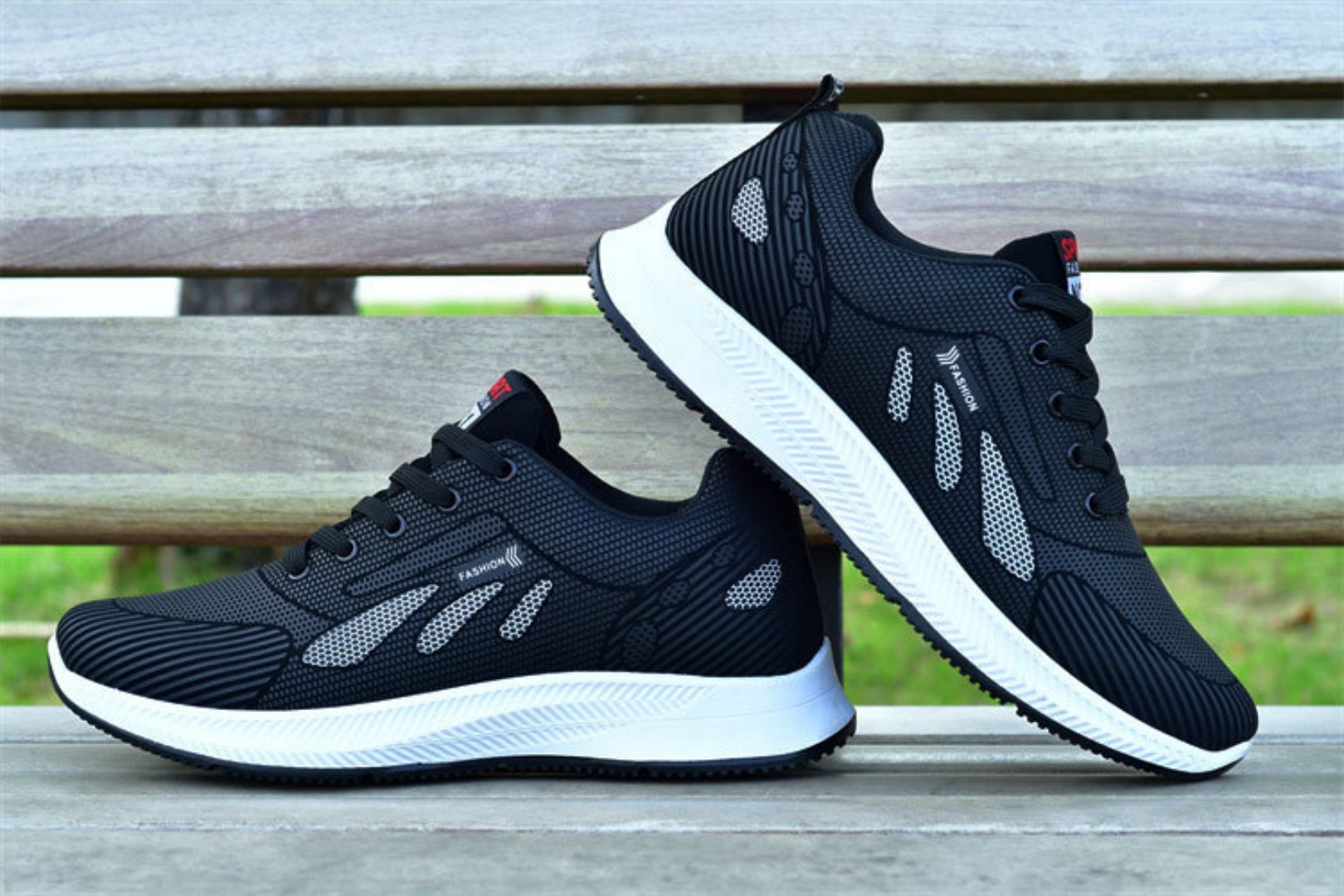 2025 new spring trend sports men's shoes Lace-up thick sole casual fashion shoes Large size Wear skid resistance