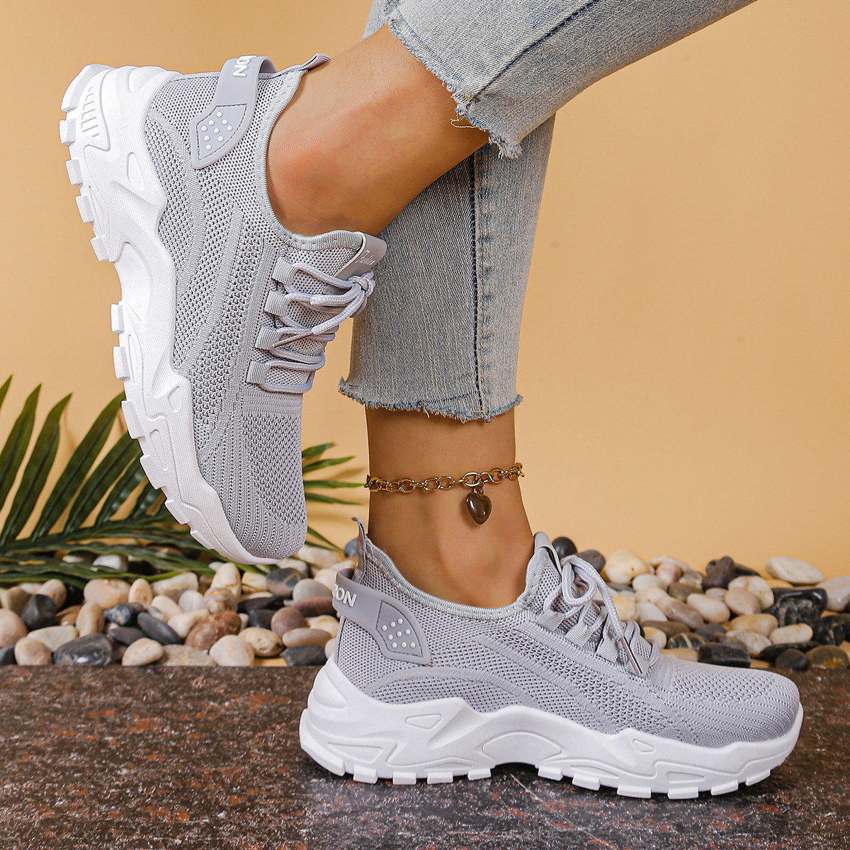 Women's casual shoes, trendy and versatile, mesh, breathable, soft-soled, lace-up casual sports shoes