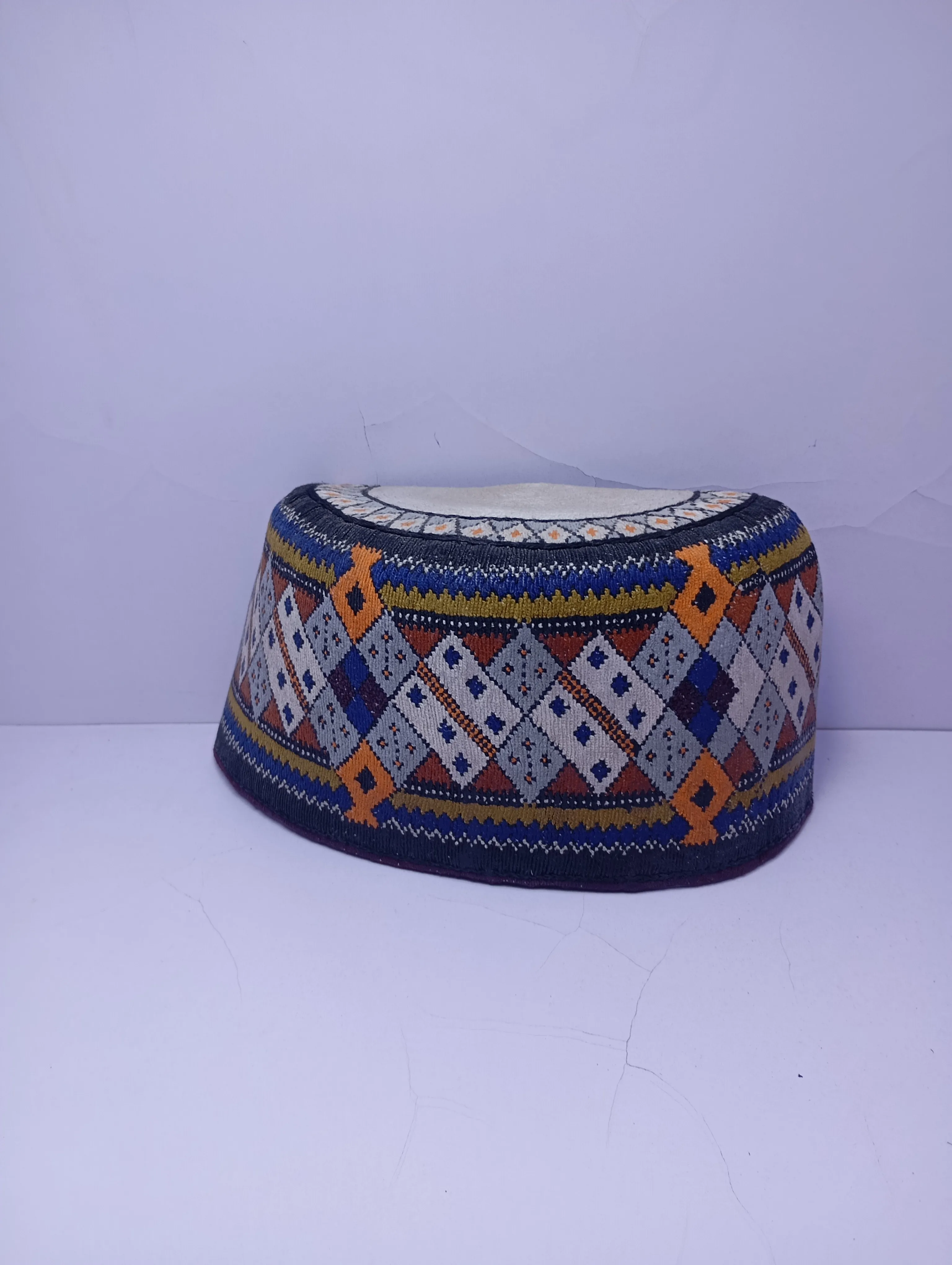 Original Handwoven Hausa Fulani Zawa Cap – Bangol Kindei Bama Style | Men’s Knitted Maiduguri Cap Sizeof 22.5 