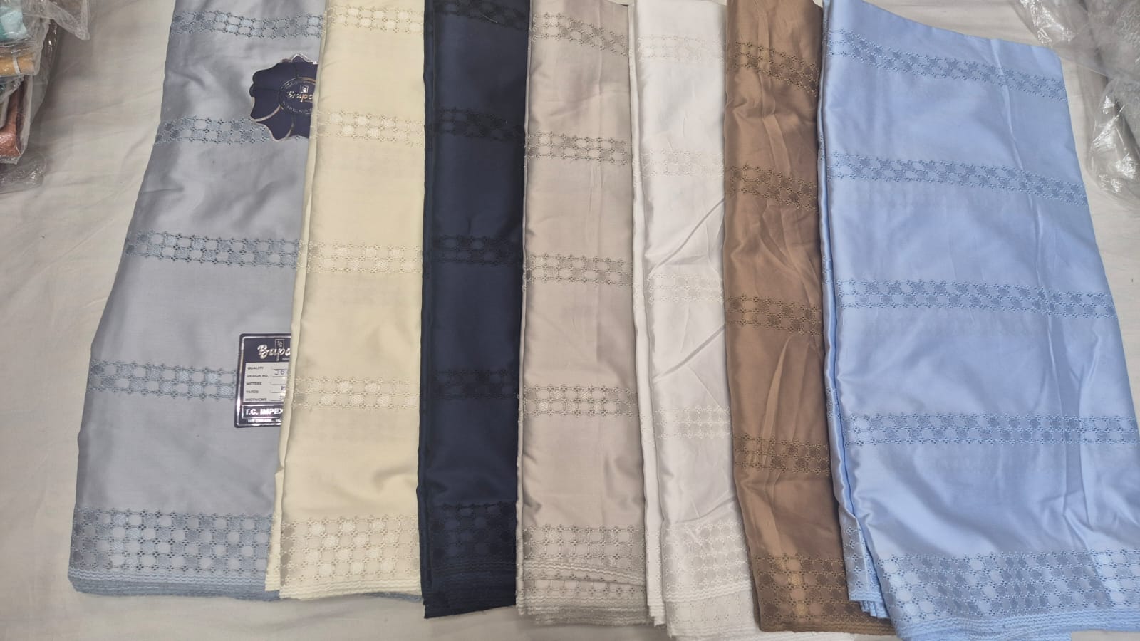 Men lace