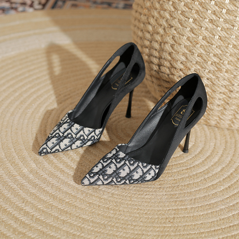 Embroidered Ladies Sandals Fashion Pointed Heeled 2025 New Luxury Heeled High Heeled Women's Shoes