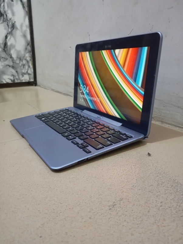 Asus VivoBook 502L Core i5 8GB RAM 500GB HDD Light Keyboard Laptop