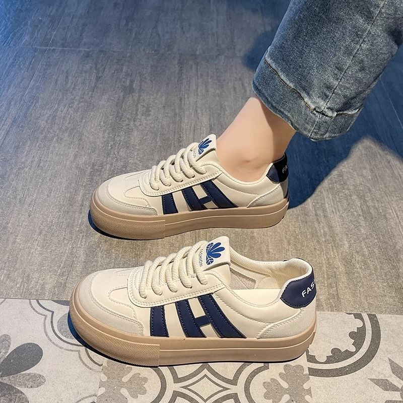 Women's Vulcanize Shoes Design Round Toe Lace Up Sports Casual Women's Sneaker Shoes Comfortable flat shoes zapatos de mujer