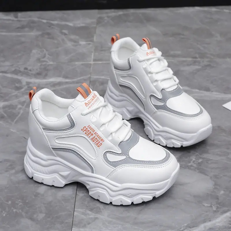 Women's Winter Thickened Sole Fleece Lined Casual Sporty Dad Shoes Trendy Flat Footwear Comfortable Slip-On Sneakers