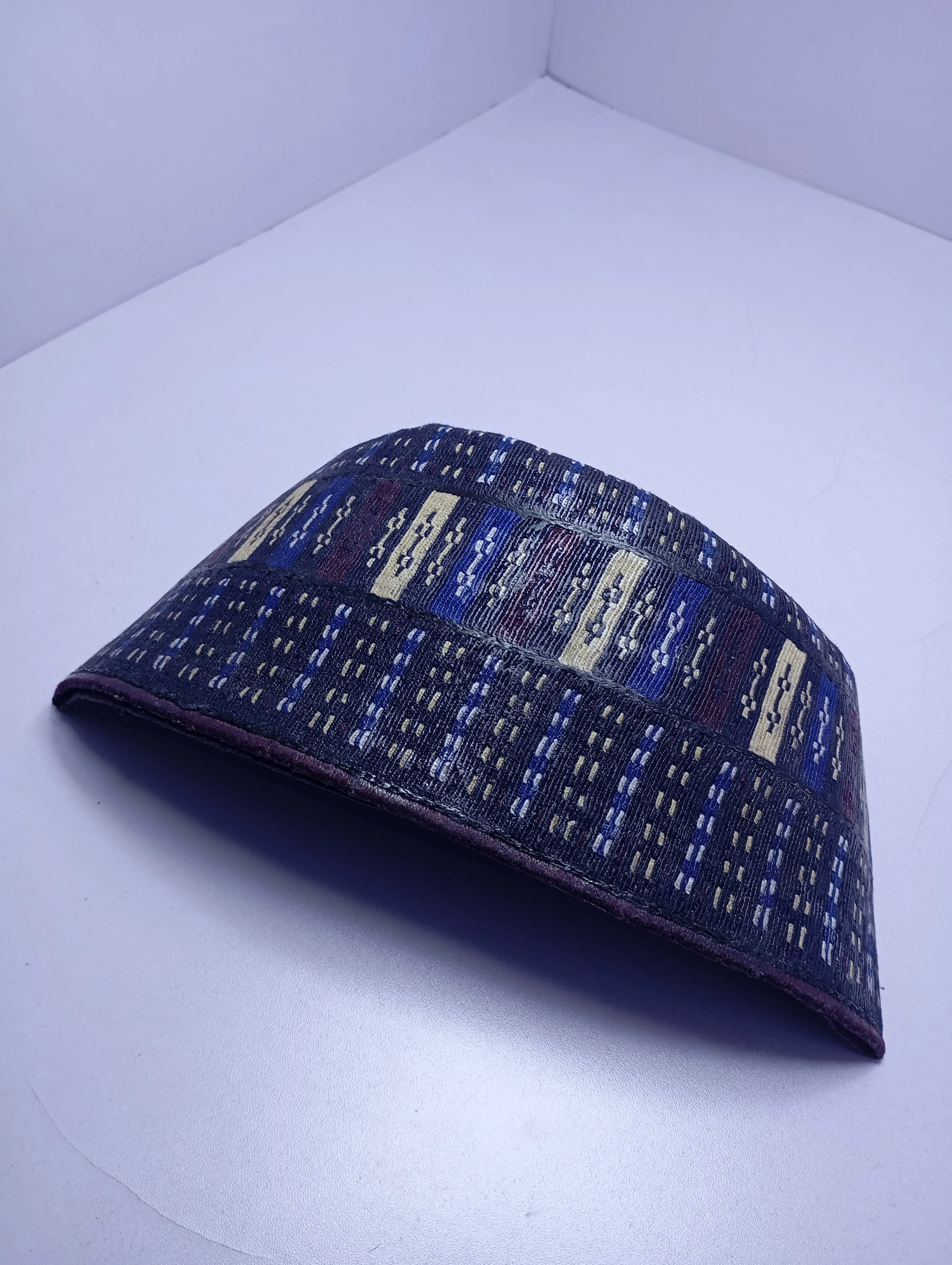 Original Handwoven Hausa Fulani Zawa Cap – Bangol Kindei Bama Style | Men’s Knitted Maiduguri Cap Sizeof 23 