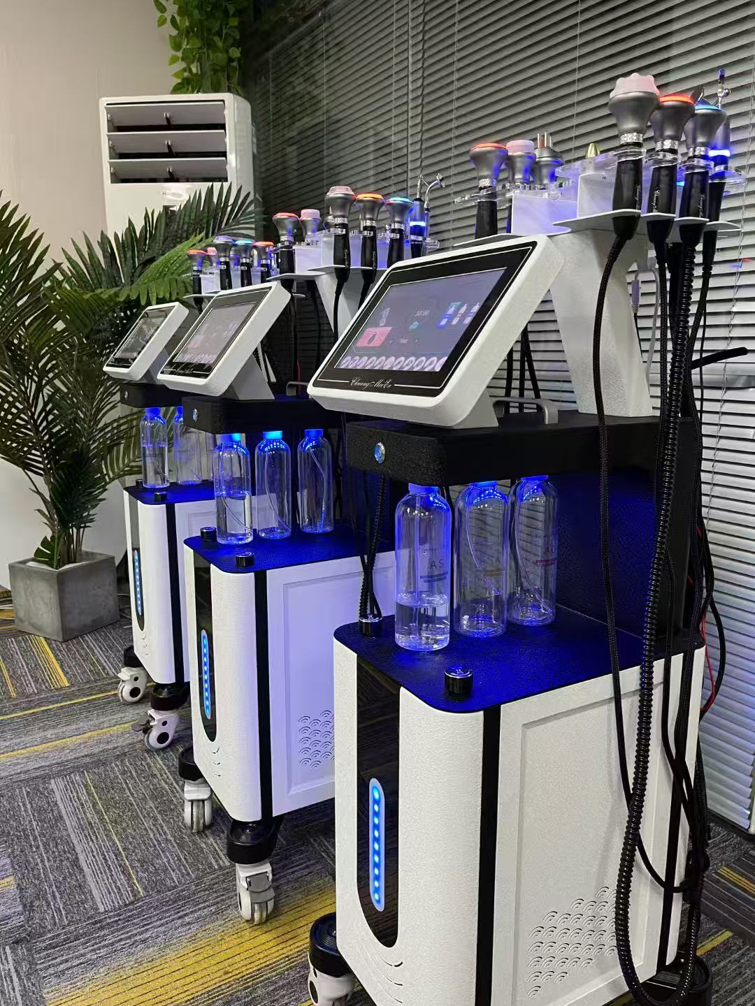 Face Lift Women Aesthetic Beauty Equipment Bubble Oxygenation Ultrasonic Scrubber Hydrodermabrasion Hydro Facial Machine