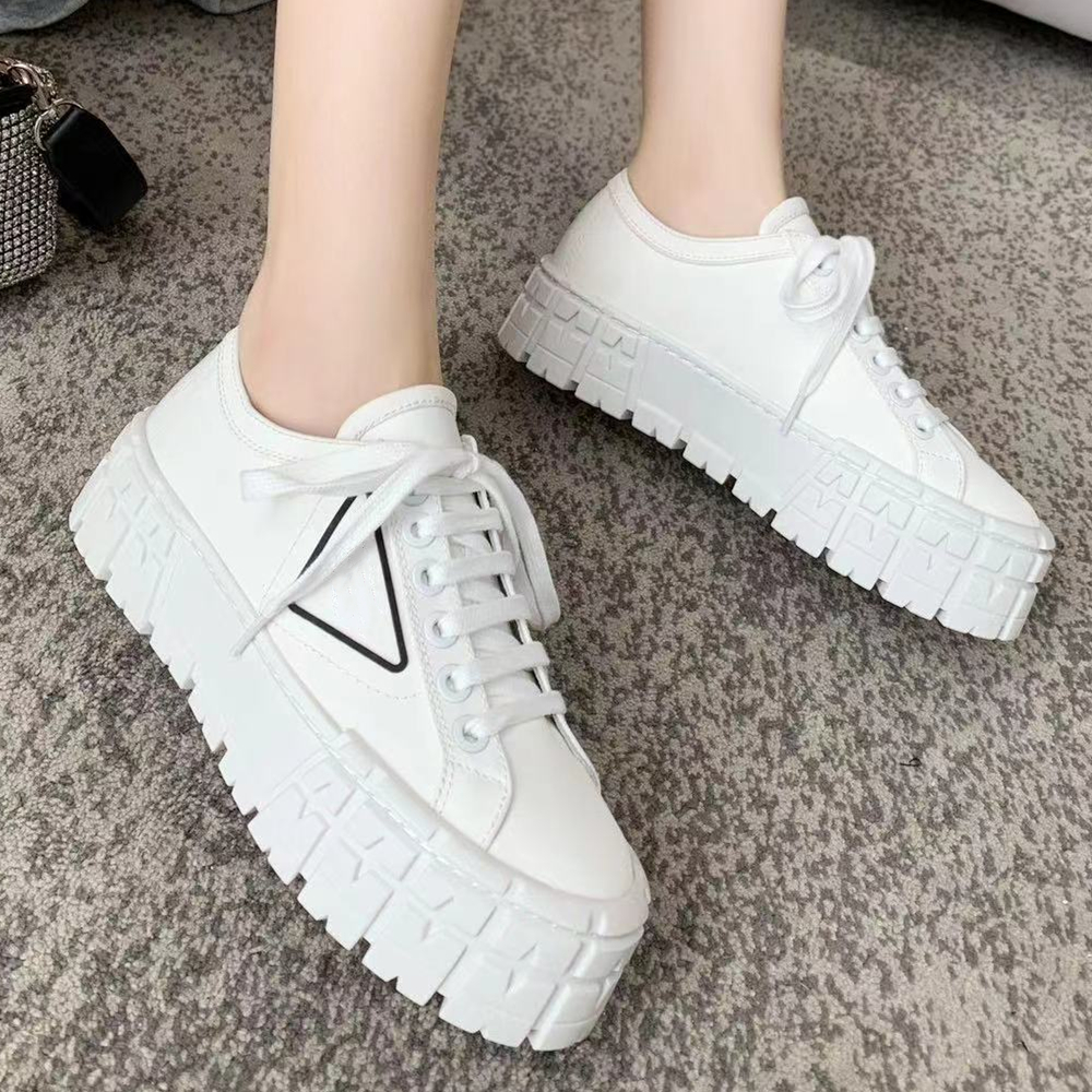 Casual flats canvas sneakers Women Solid Color Shallow Sports shoes Tennis female Streetwear Lace-up Casual shoes Sneaker