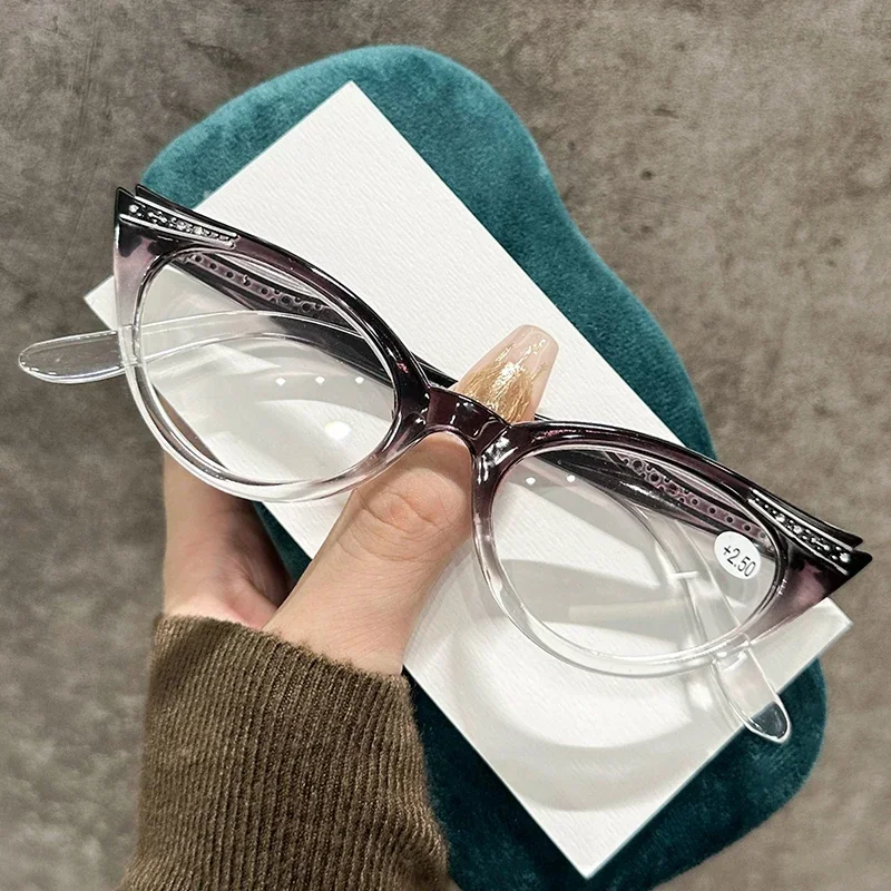 Classic Candy Color Reading Glasses New Diamond Inlaid Cat Eye Presbyopia Glasses Men and Women Eyeglasses Diopter 0 To +4.0