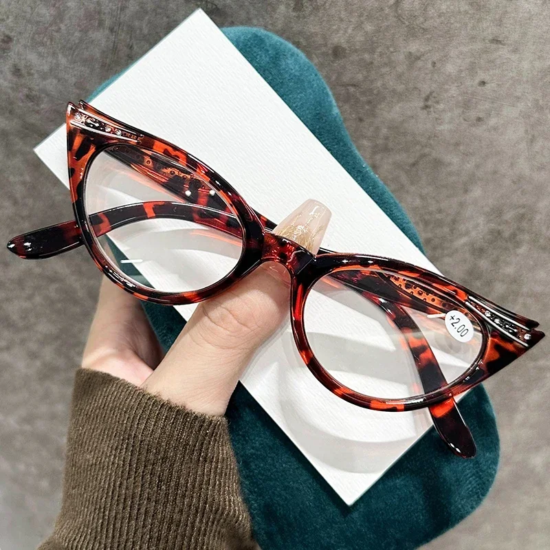 Classic Candy Color Reading Glasses New Diamond Inlaid Cat Eye Presbyopia Glasses Men and Women Eyeglasses Diopter 0 To +4.0