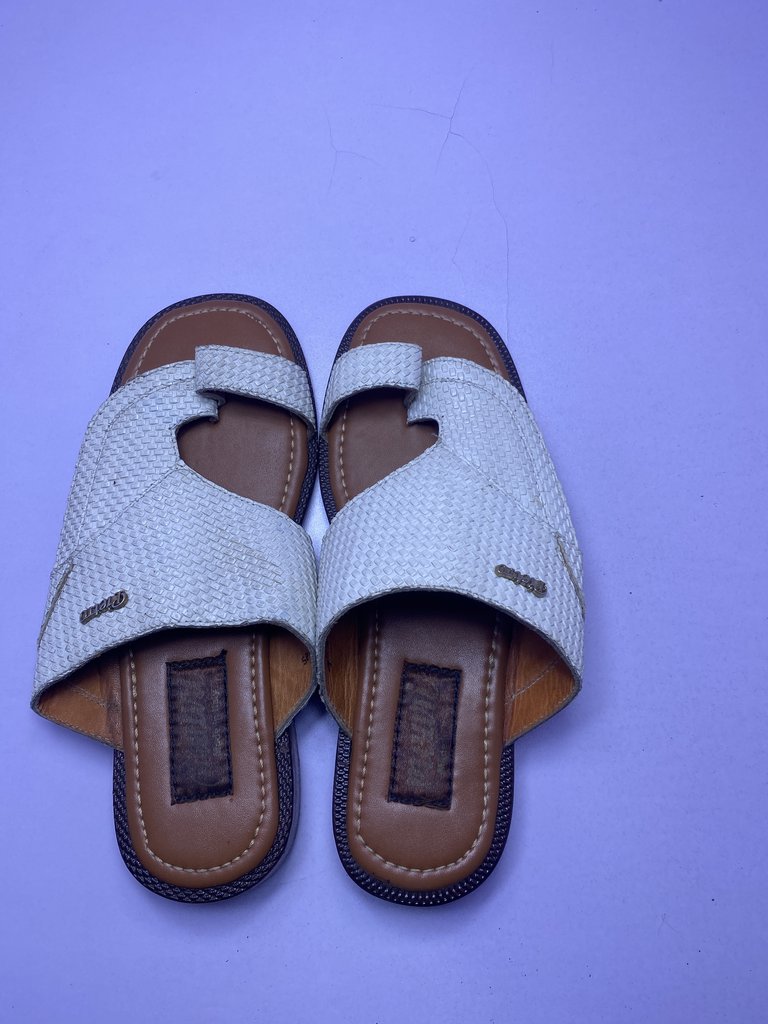 Mauu Petro - High-Quality Leather Sandals for a Traditional Look  