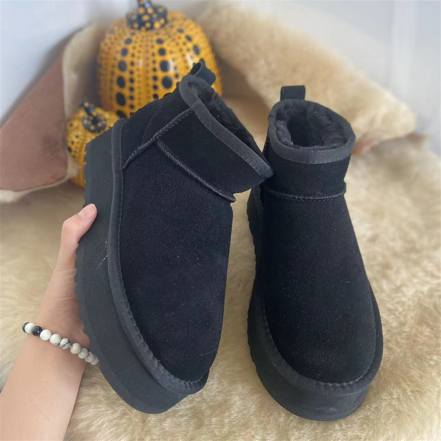 2025 New Australia Winter design mini snow boots Cow Suede Leather Women classic  Brand Ankle boots outdoors comfy sheep fur