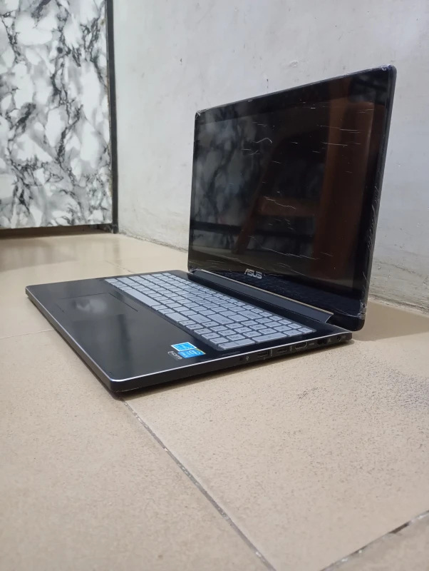 Asus VivoBook 502L Core i5 8GB RAM 500GB HDD Light Keyboard Laptop