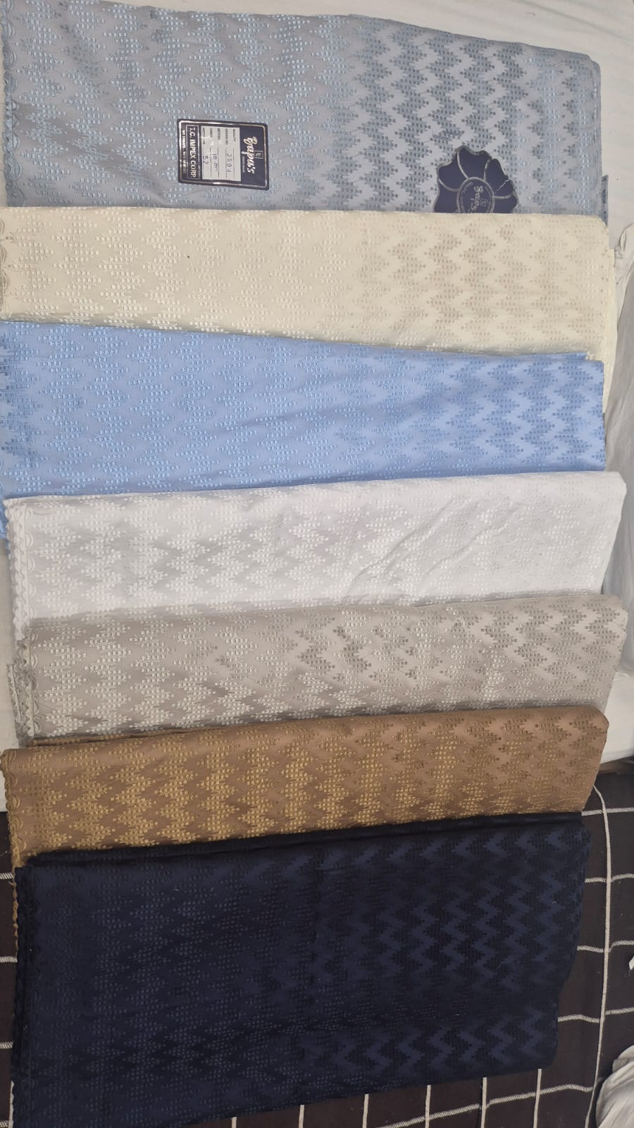Men lace