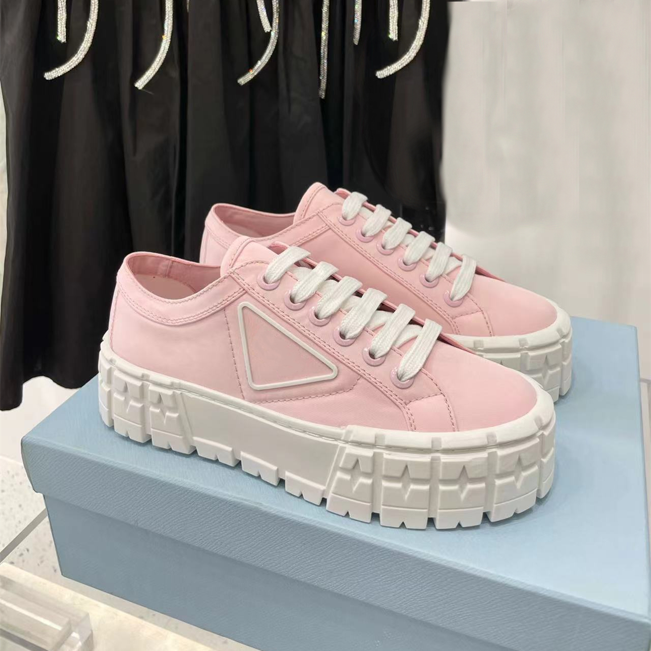 Casual flats canvas sneakers Women Solid Color Shallow Sports shoes Tennis female Streetwear Lace-up Casual shoes Sneaker