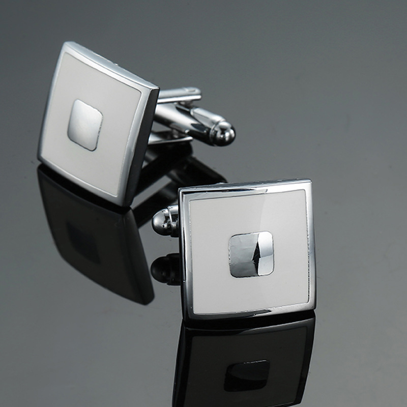 Cufflinks For Men Luxury Silvery Cuffs Retro Metal Cuff Links Mens French Square Button Shirts Business Jewelry Gift For Wedding