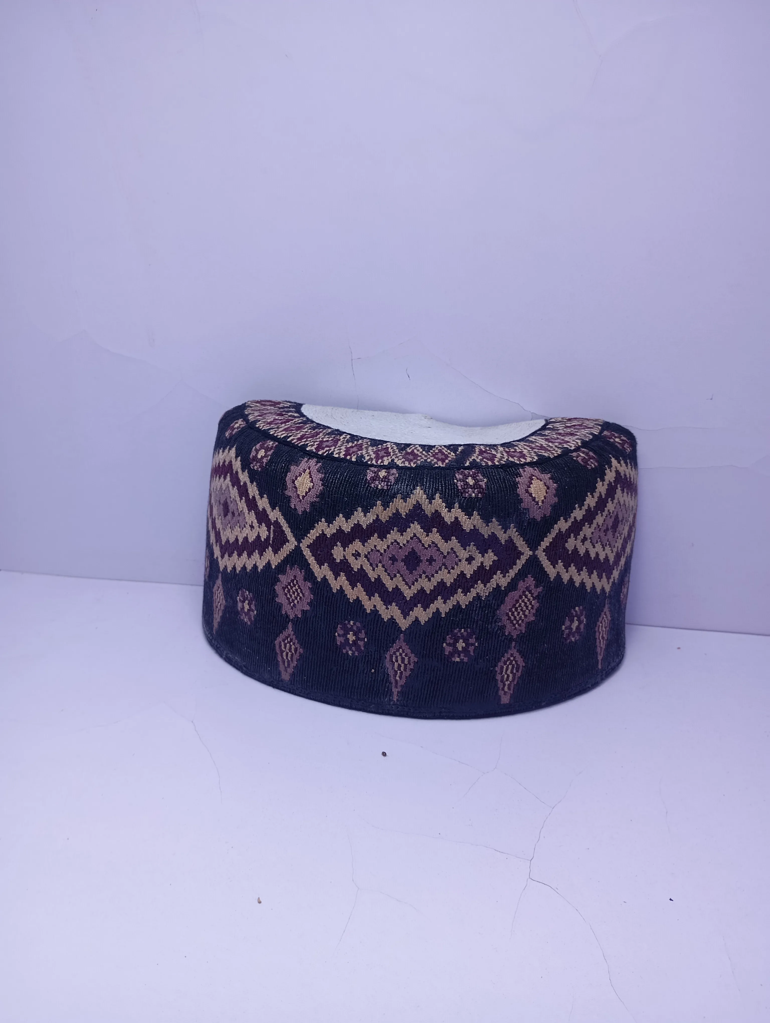 Original Handwoven Hausa Fulani Zawa Cap – Bangol Kindei Bama Style | Men’s Knitted Maiduguri Cap Sizeof 23.5 