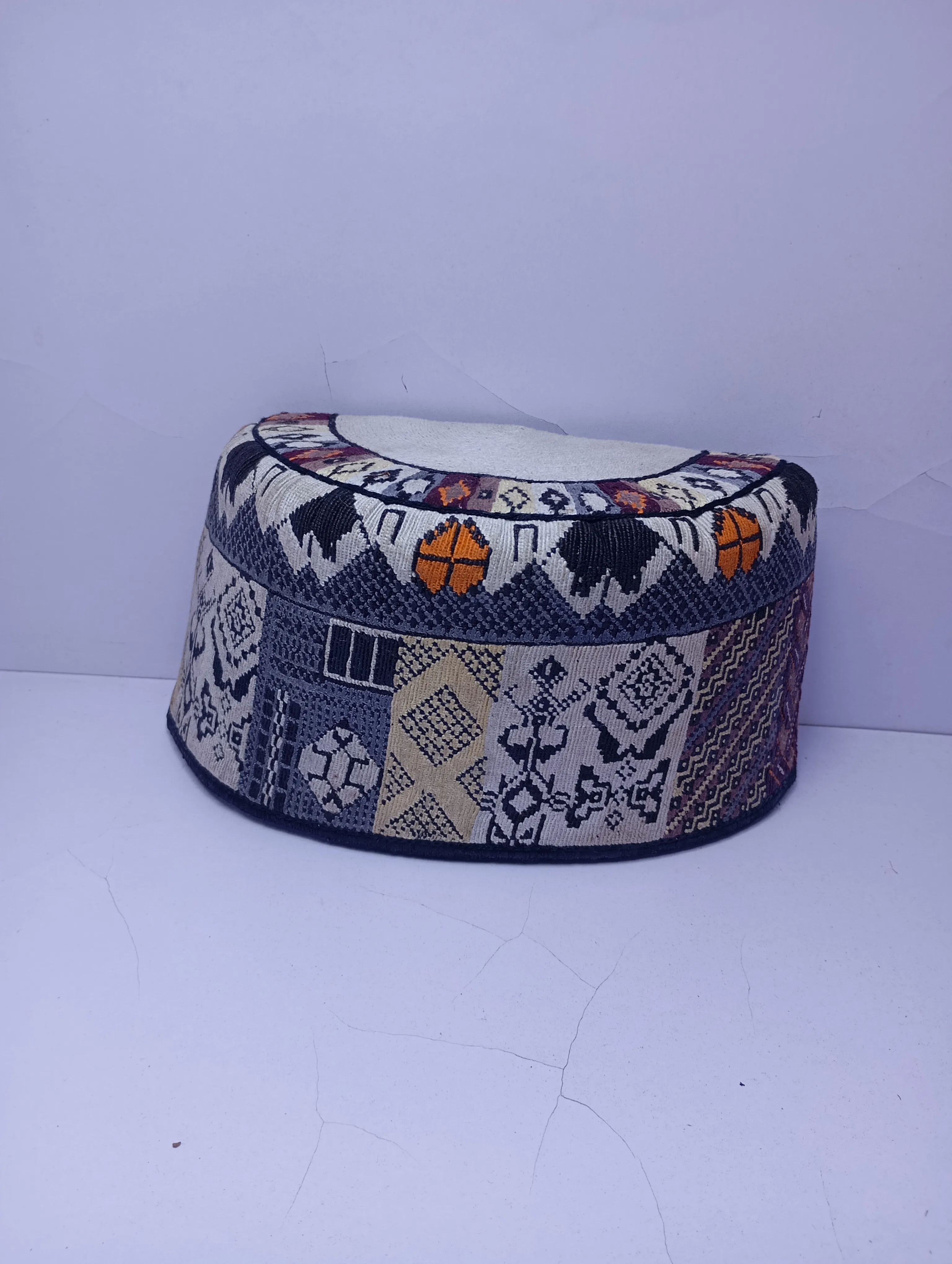 Original Handwoven Hausa Fulani Zawa Cap – Bangol Kindei Bama Style | Men’s Knitted Maiduguri Cap Sizeof 23.5 