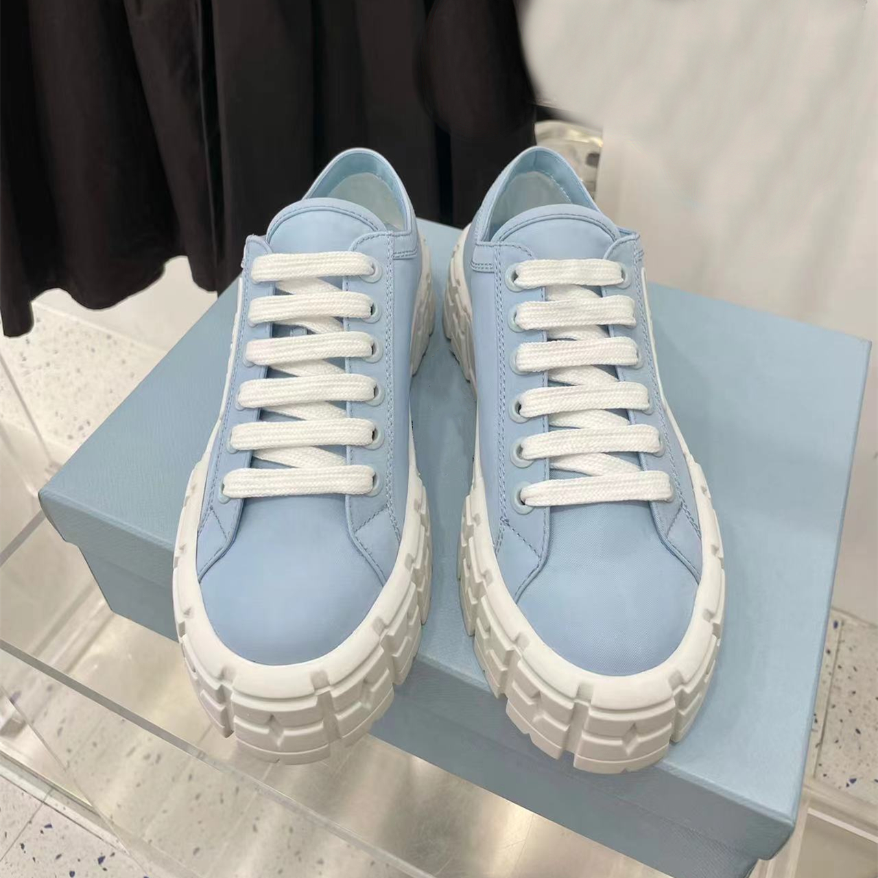 Casual flats canvas sneakers Women Solid Color Shallow Sports shoes Tennis female Streetwear Lace-up Casual shoes Sneaker