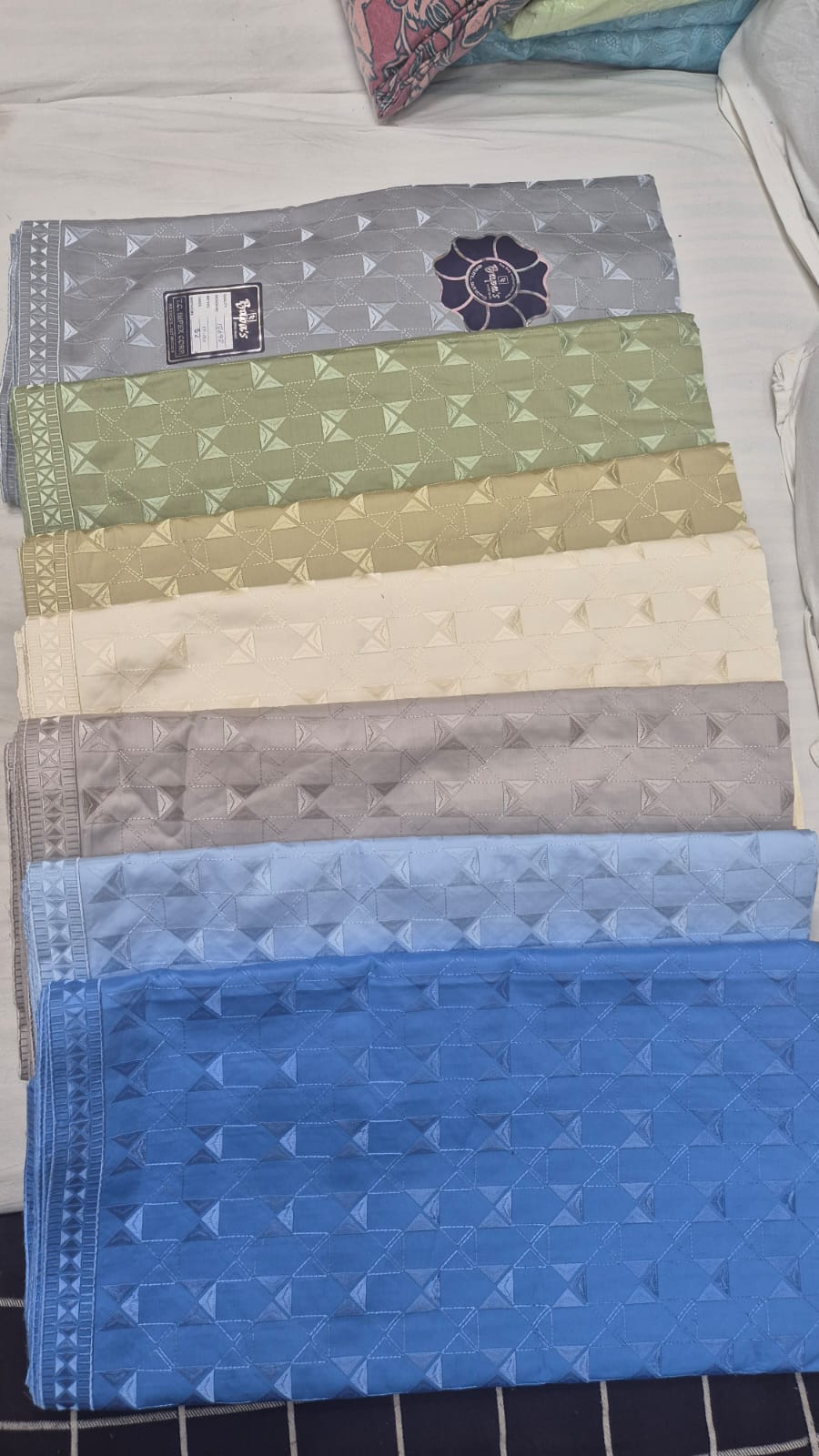 Men lace