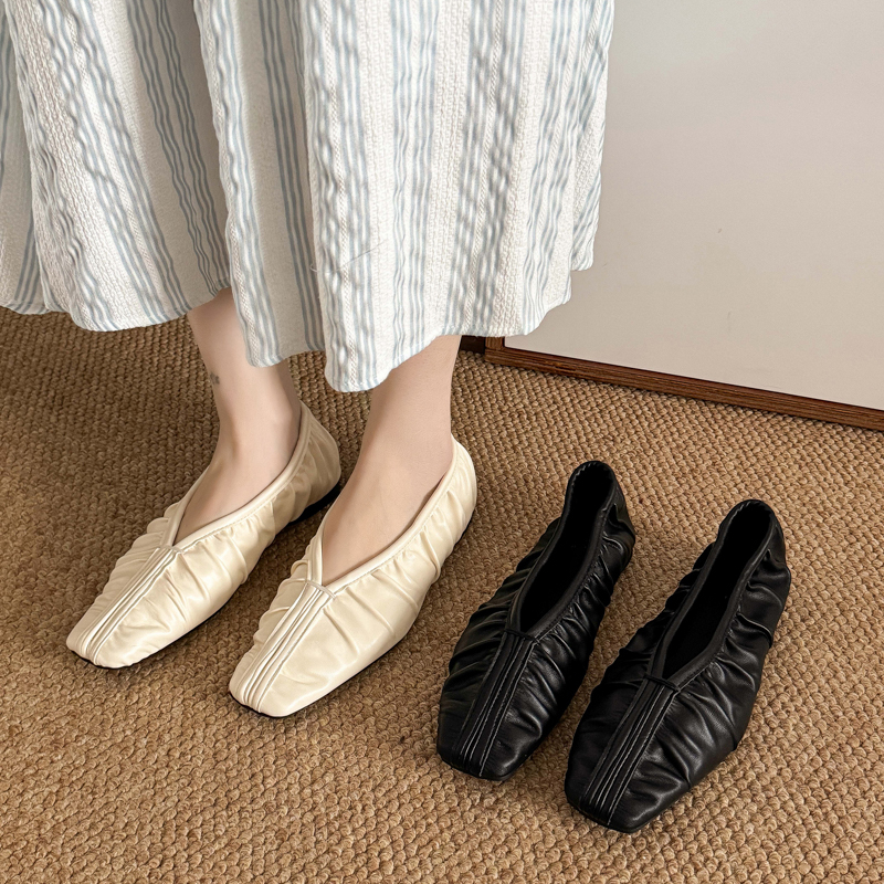 Women's Ballet Flats 2025 New Comfortable Pleated Loafers for Women Large Size Shallow Mouth Soft Sole Female Shoes