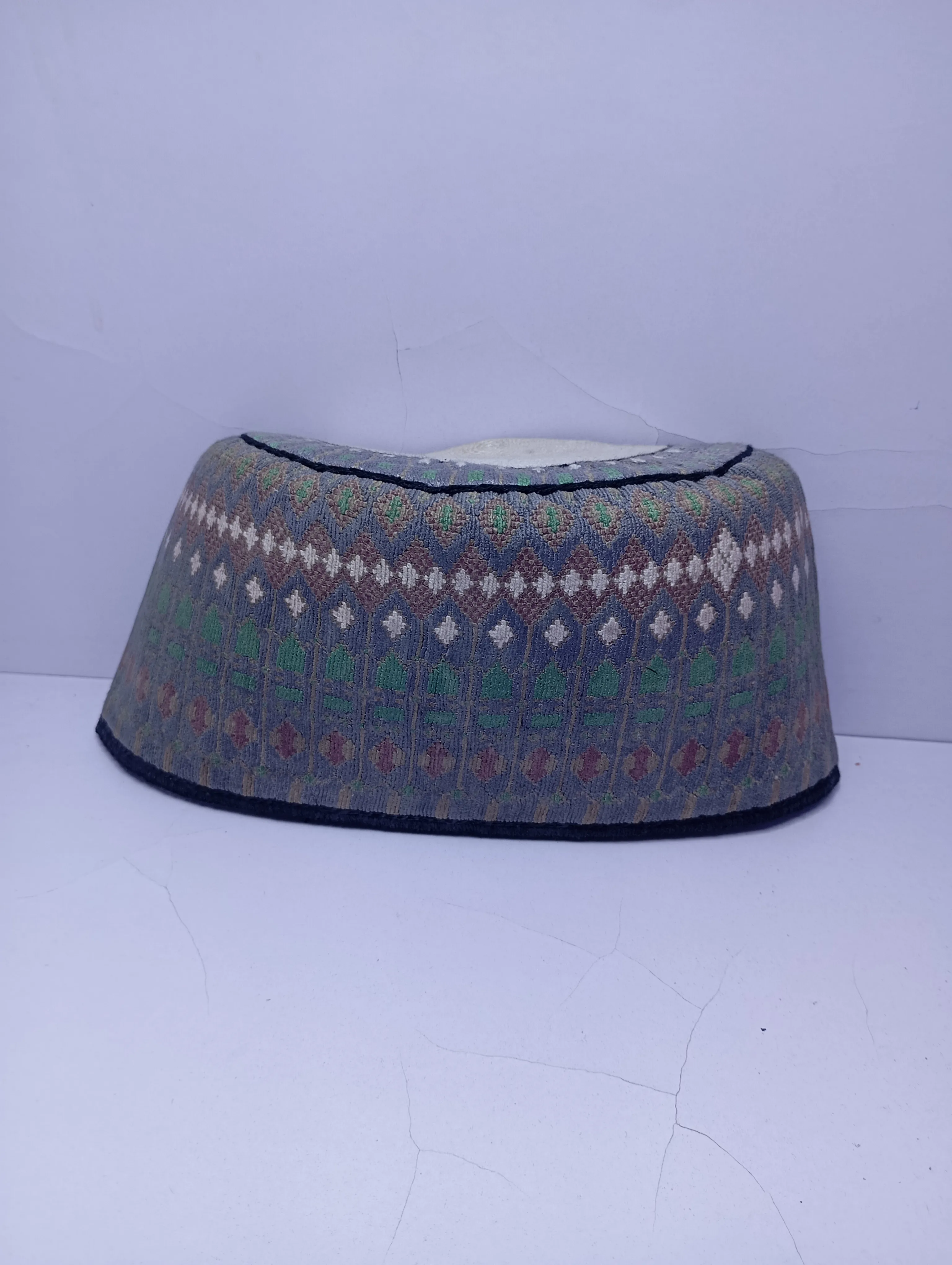 Original Handwoven Hausa Fulani Zawa Cap – Bangol Kindei Bama Style | Men’s Knitted Maiduguri Cap Sizeof 24 