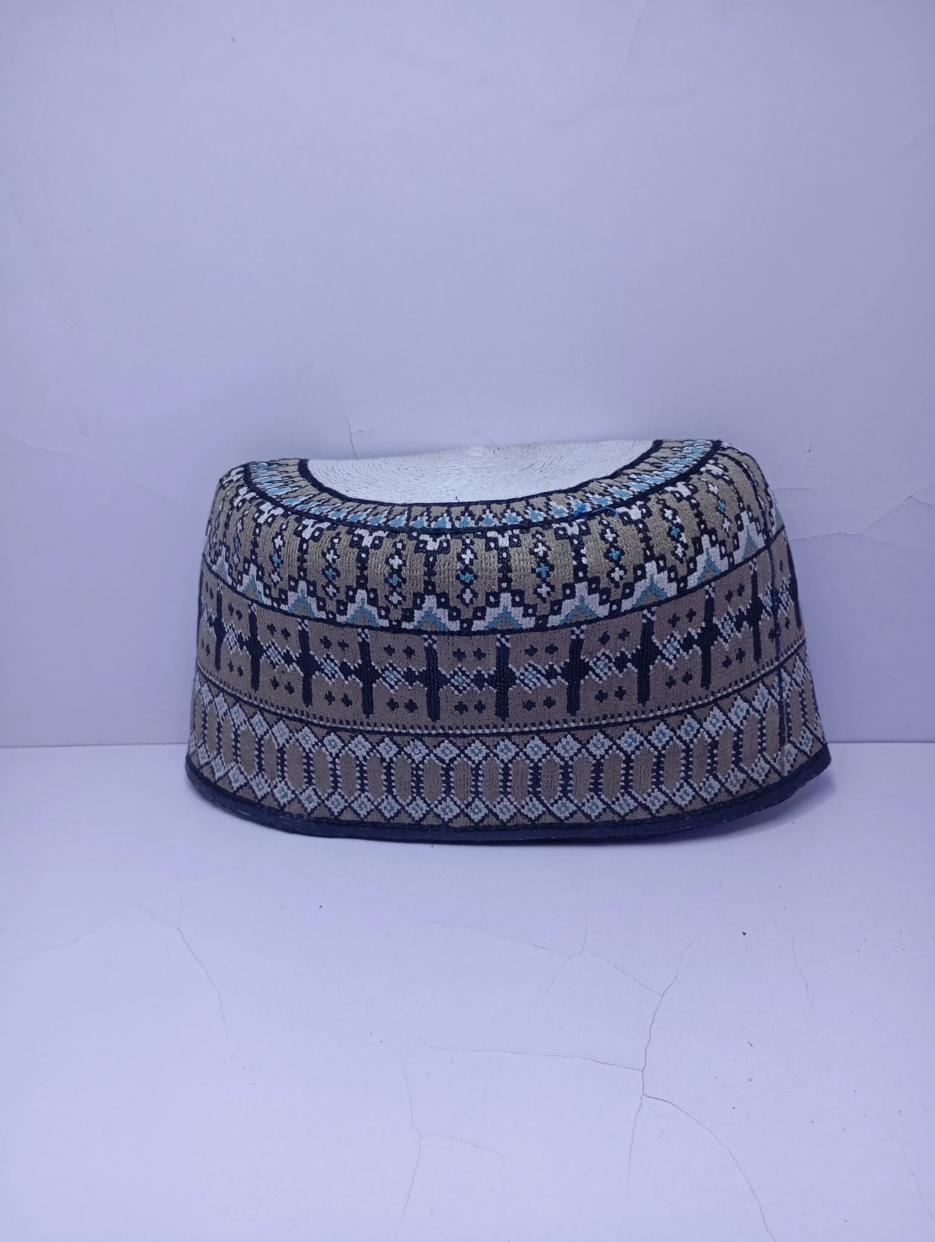 Original Handwoven Hausa Fulani Zawa Cap – Bangol Kindei Bama Style | Men’s Knitted Maiduguri Cap Sizeof 24 