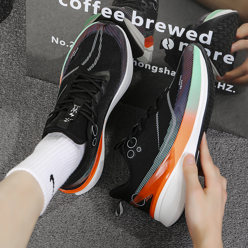 Men's and Women's Running Shoes Are Lightweight Breathable Comfortable and Suitable for Casual Sports