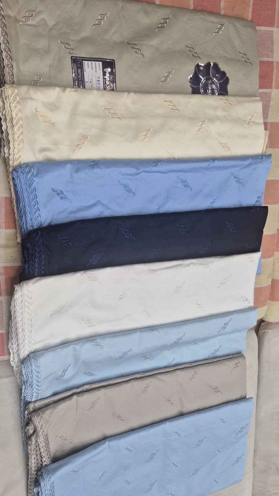 Men lace