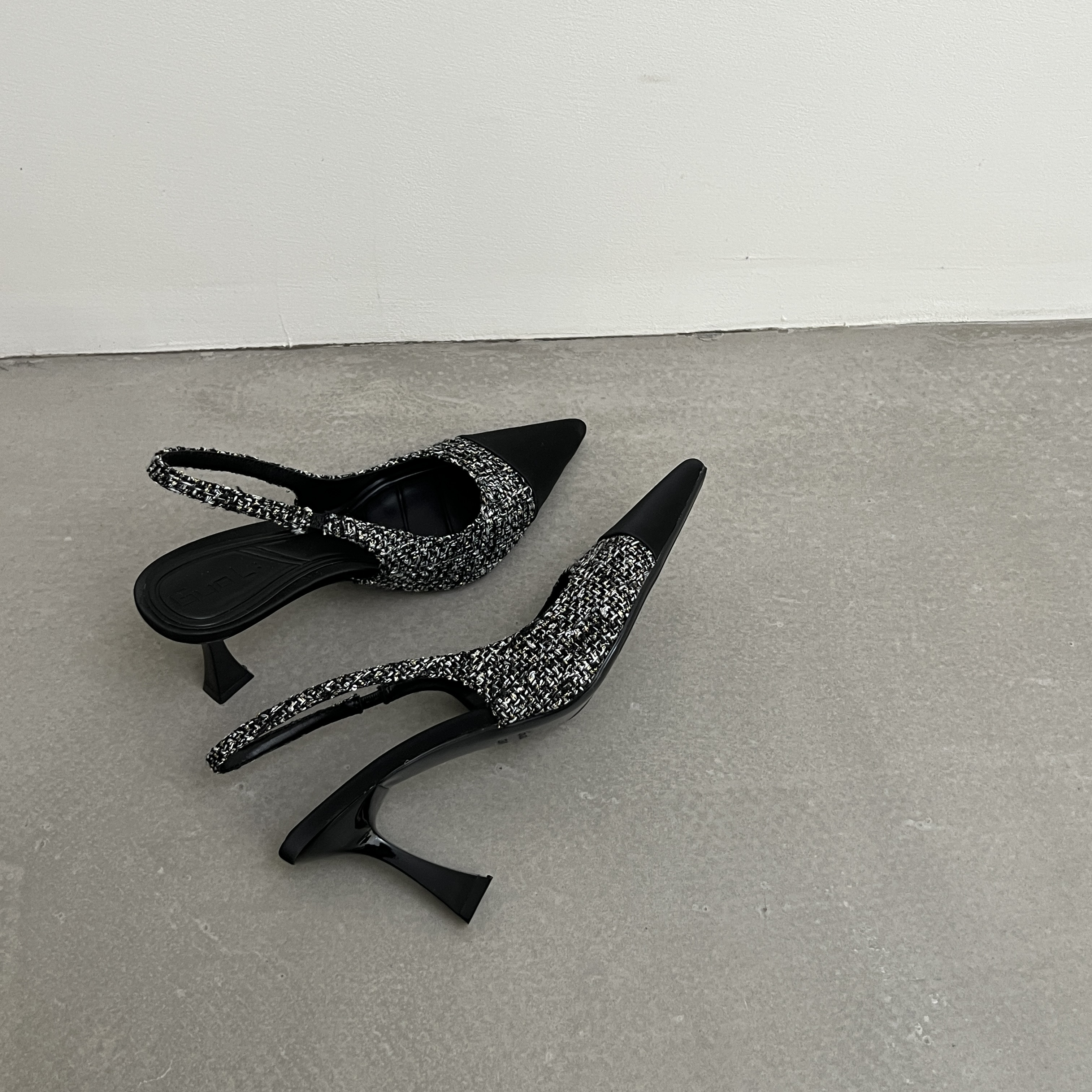 New style pointed-toe fashionable high-heeled shoes for women with thin heels open-back, shallow-cut and suitable foroutdoorwear