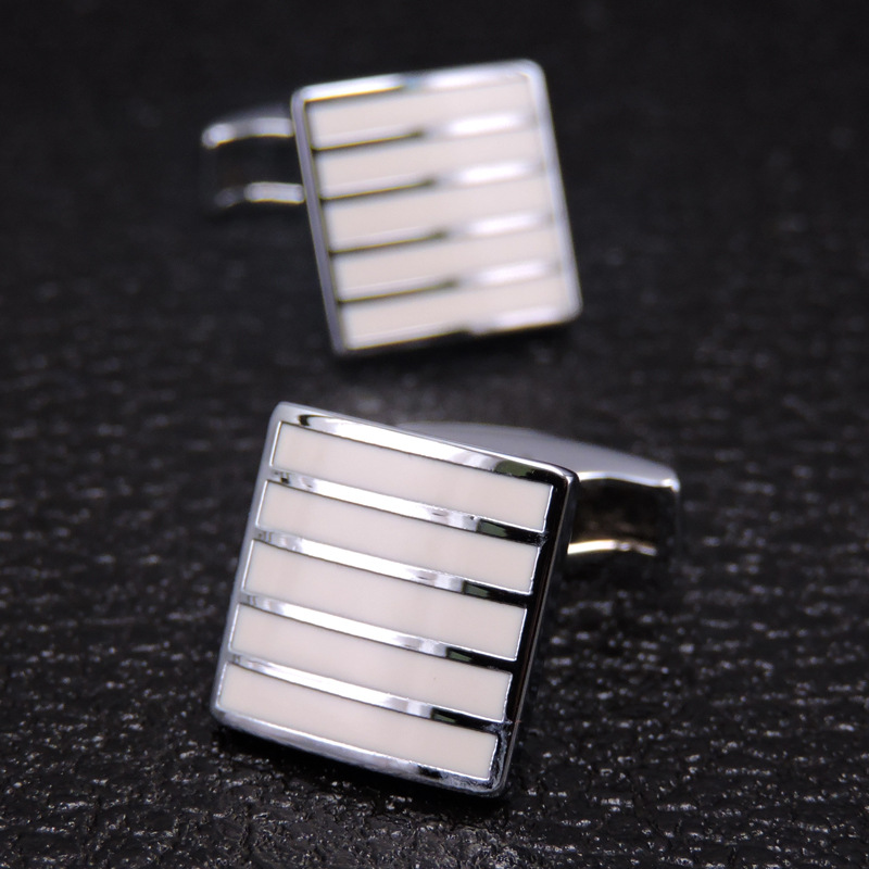 Cufflinks For Men Luxury Silvery Cuffs Retro Metal Cuff Links Mens French Square Button Shirts Business Jewelry Gift For Wedding