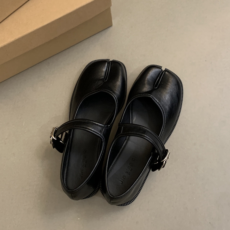 SUOJIALUN Autumn Women Flat Shoes Fashion Split Toe Flat Heel Laofer Shoes Shallow Soft Leather Casual Outdoor Mary Jane Shoes