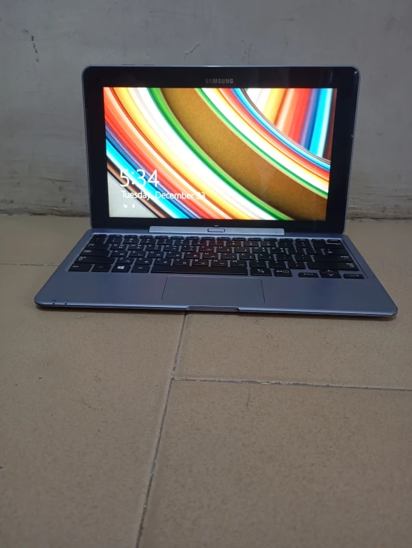 Asus VivoBook 502L Core i5 8GB RAM 500GB HDD Light Keyboard Laptop