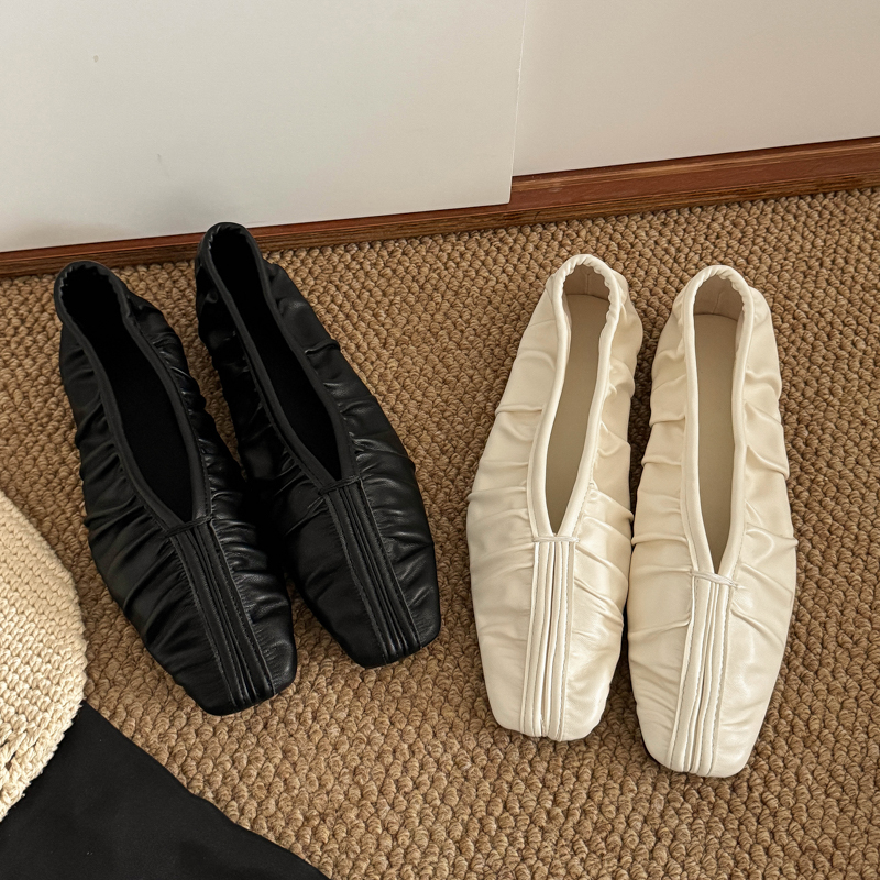 Women's Ballet Flats 2025 New Comfortable Pleated Loafers for Women Large Size Shallow Mouth Soft Sole Female Shoes