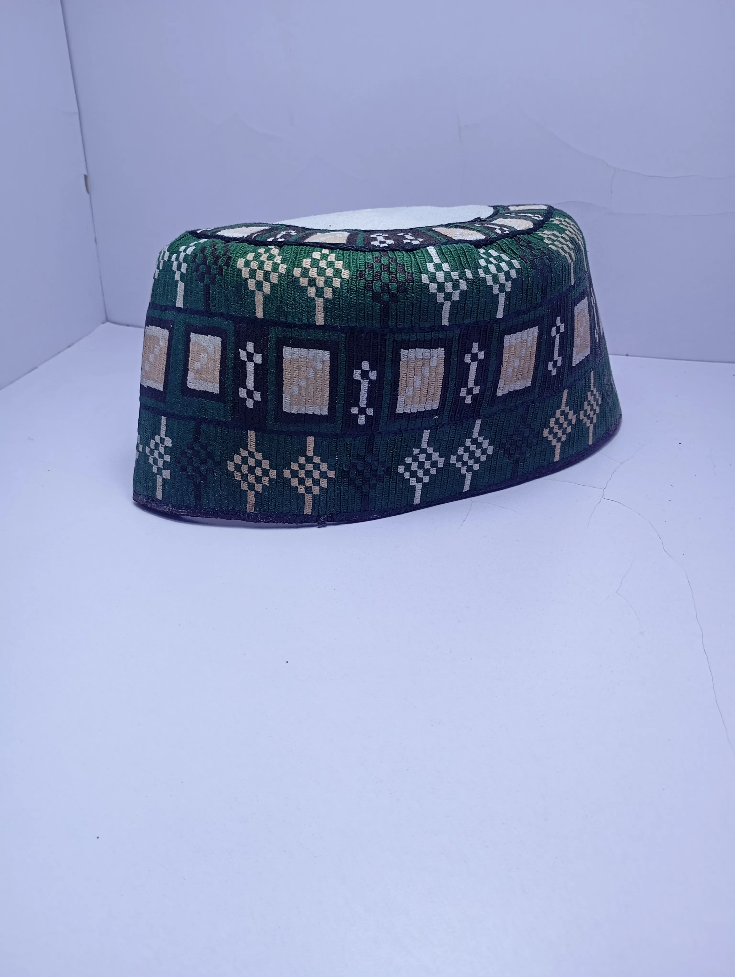 Original Handwoven Hausa Fulani Zawa Cap – Bangol Kindei Bama Style | Men’s Knitted Maiduguri Cap Sizeof 23.5 