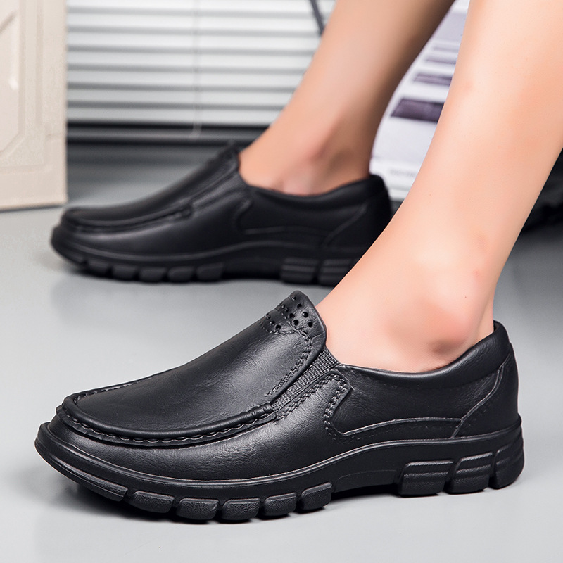 Fashion Leather Men's Casual Shoes Non-slip EVA Chef shoes Men Waterproof Loafers Comfort Soft soled Men Driving shoes Plus Size