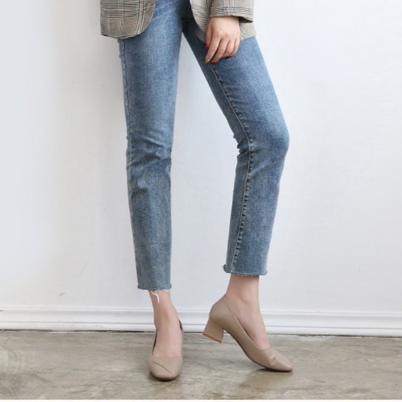 Spring and Autumn 2025 New Style Square Head Soft Sole Shoes, Soft Soles, Fashionable, Casual and Versatile Single Shoes